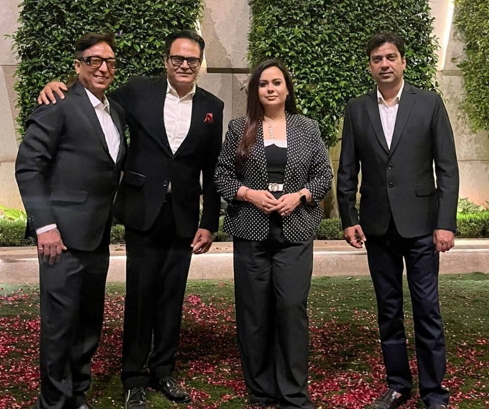 Parveen Rahi & Party